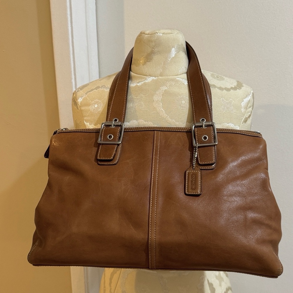 Coach Vintage Hamptons Buckle Soft Leather Tan Silvertone Shoulder Satchel Bag